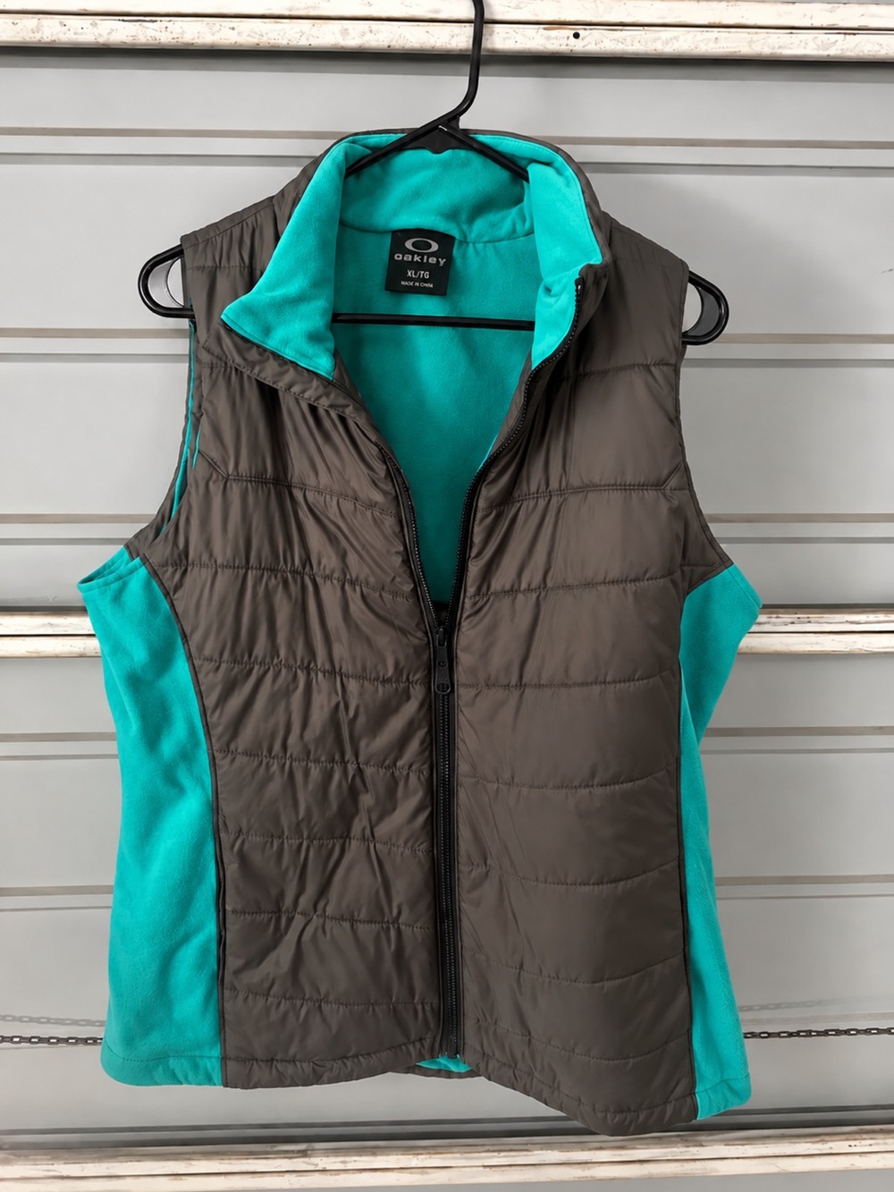 Oakley Teal and Gray Quilted Fleece-Lined Vest